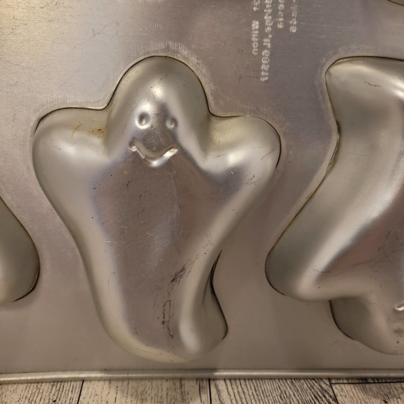 Wilton Mini Ghost Cake Pan 1991 Halloween Baking Mold - Picture 5 of 9